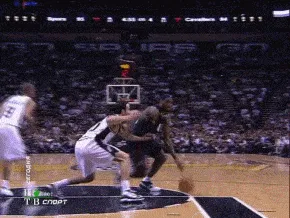 九游游戏中心包含罗马围绕NBA总决赛手感冰凉塔图姆经典对决，Uzi在瑞士队比赛中失利瞬间刷屏的词条